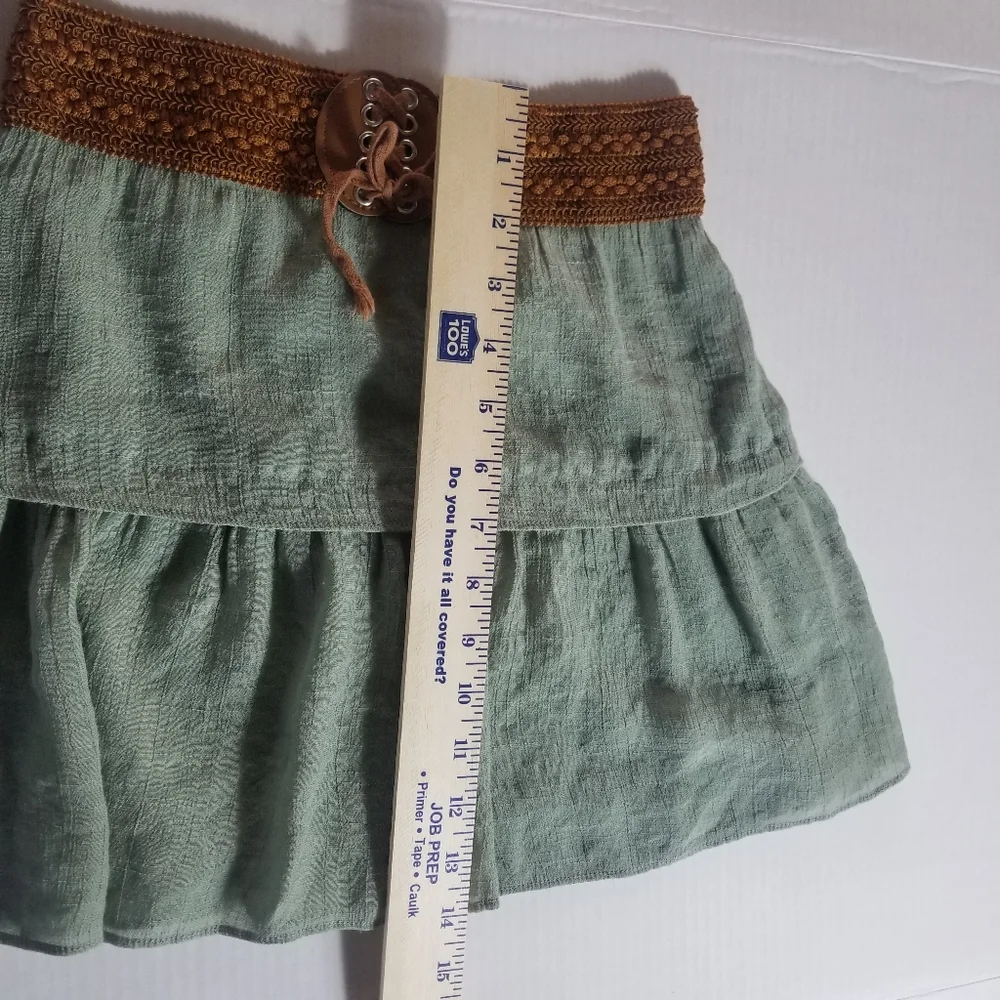 B WEAR GIRL SAGE GREEN SKIRT WITH BROWN STRETCHY BAND SIZE MEDIUM 10/12
